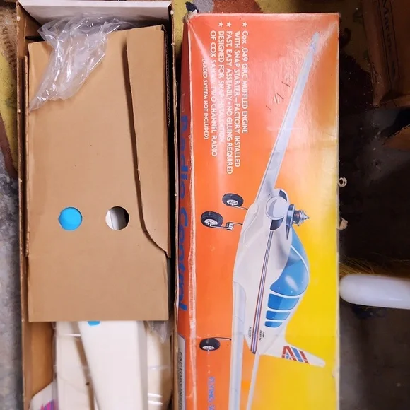 Cox Radio Control Piper Dakota Airplane Vintage, New In Box W Factory Engine. - Picture 2 of 8